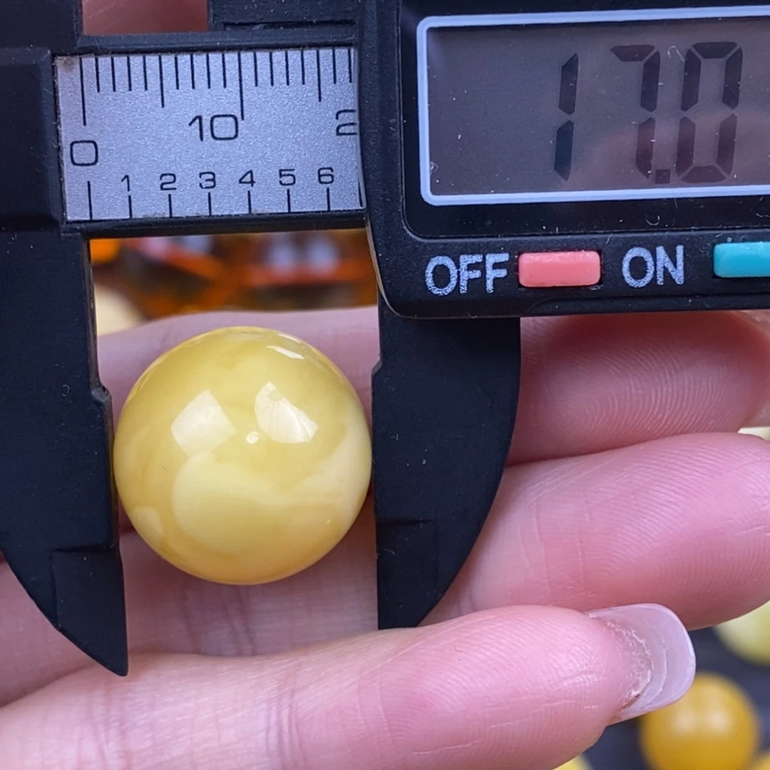 琥珀裸石未镶嵌珠子