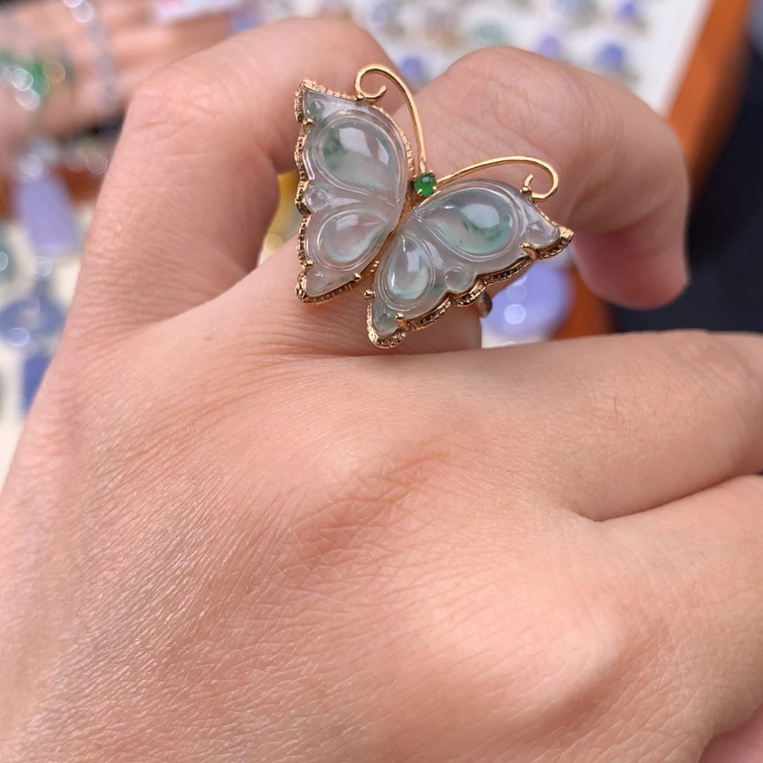 18K金镶嵌戒指翡翠蝴蝶戒指