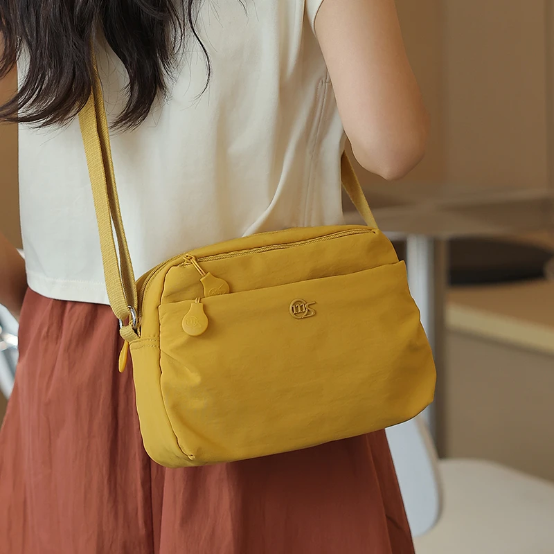 包包女爆款新款时尚百搭单肩斜挎包多隔层通勤包防泼水户外休闲包