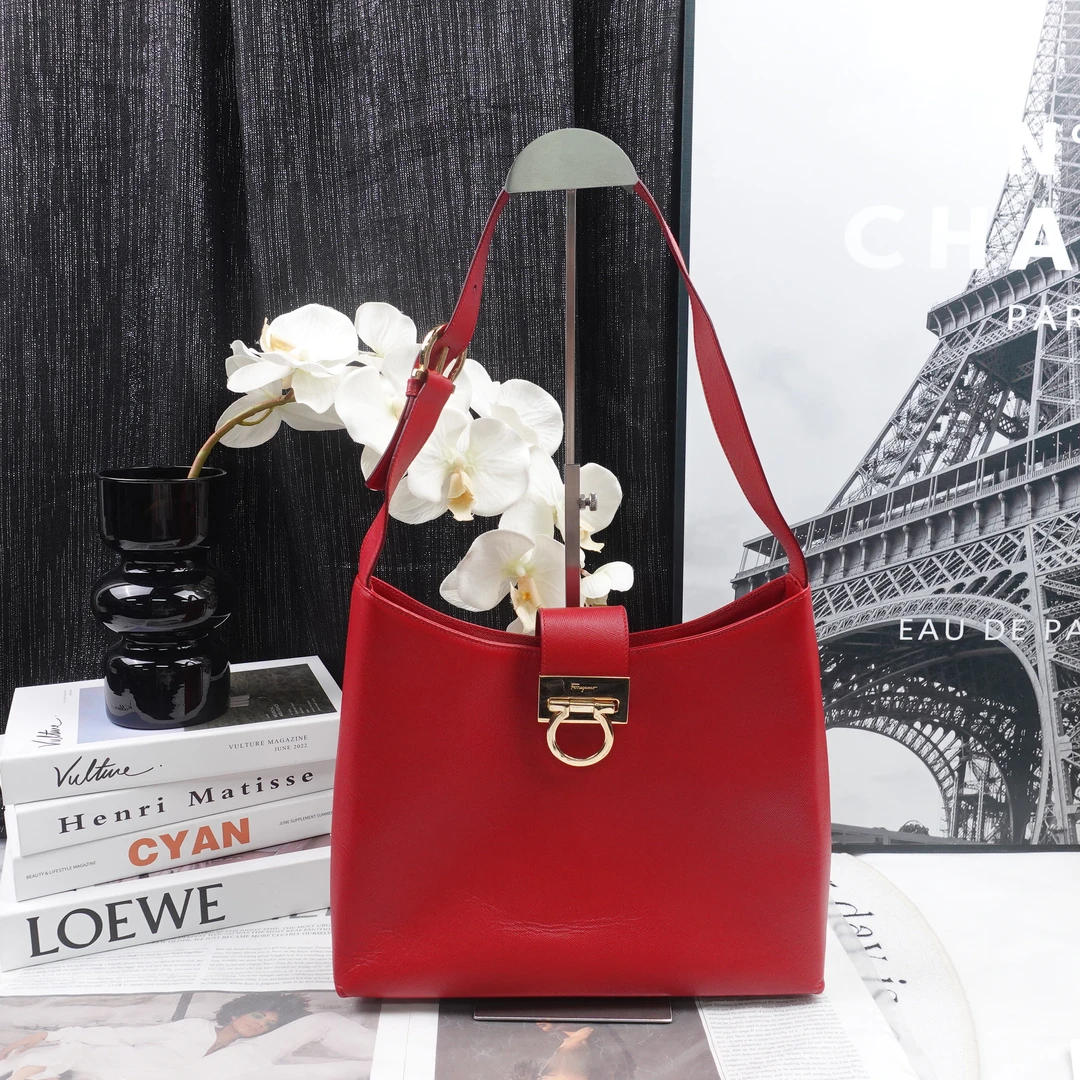 95新 FERRAGAMO/菲拉格慕 单肩包/T20310068