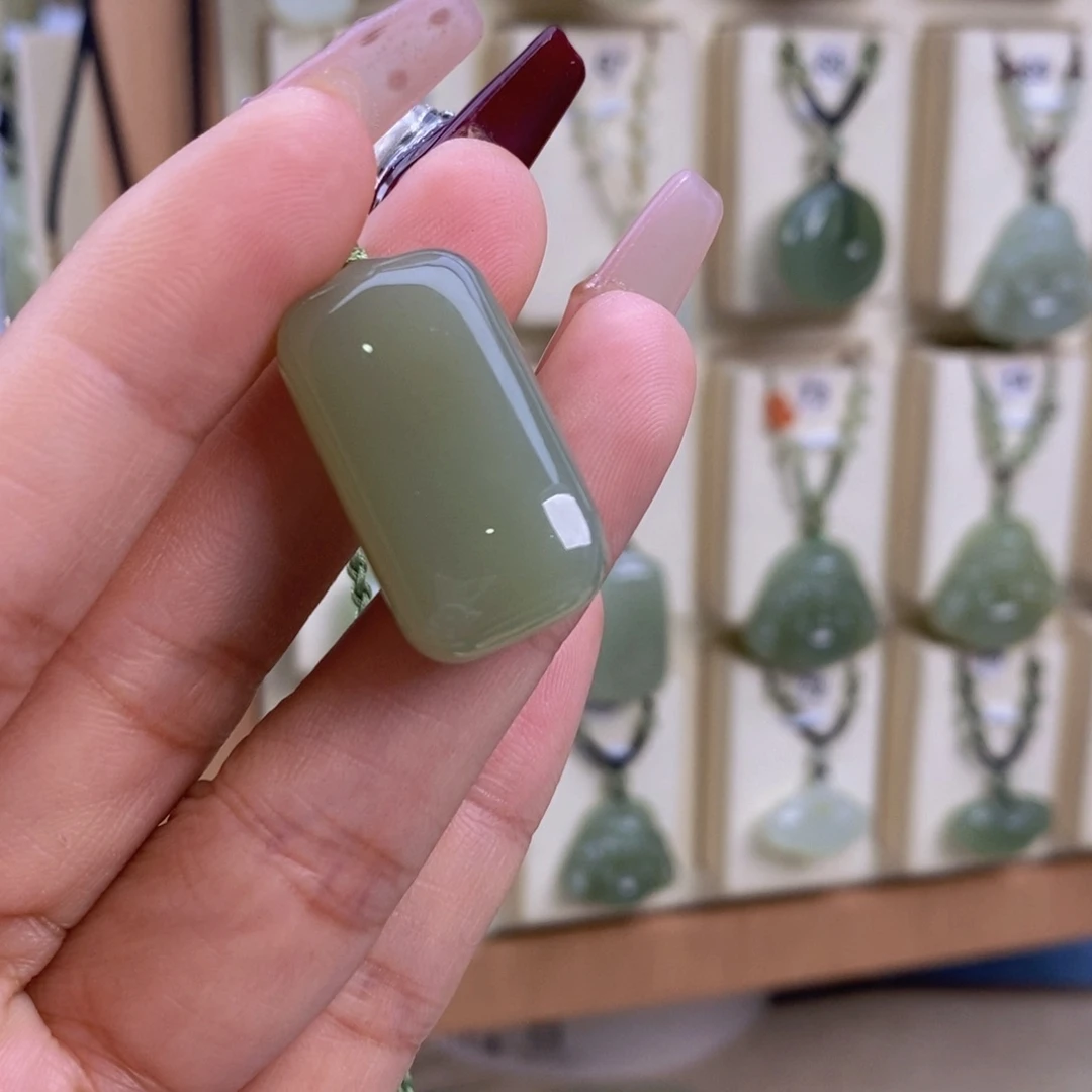 肉***墩和田玉未镶嵌颈饰