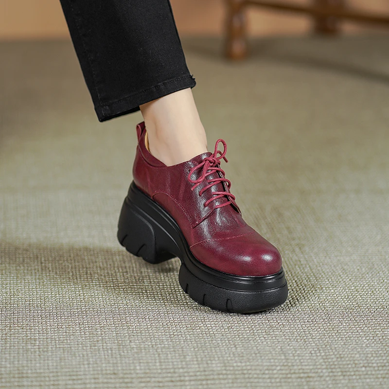 英伦风厚底小皮鞋2025新款时尚酒红色坡跟单鞋不累脚防水台高跟鞋