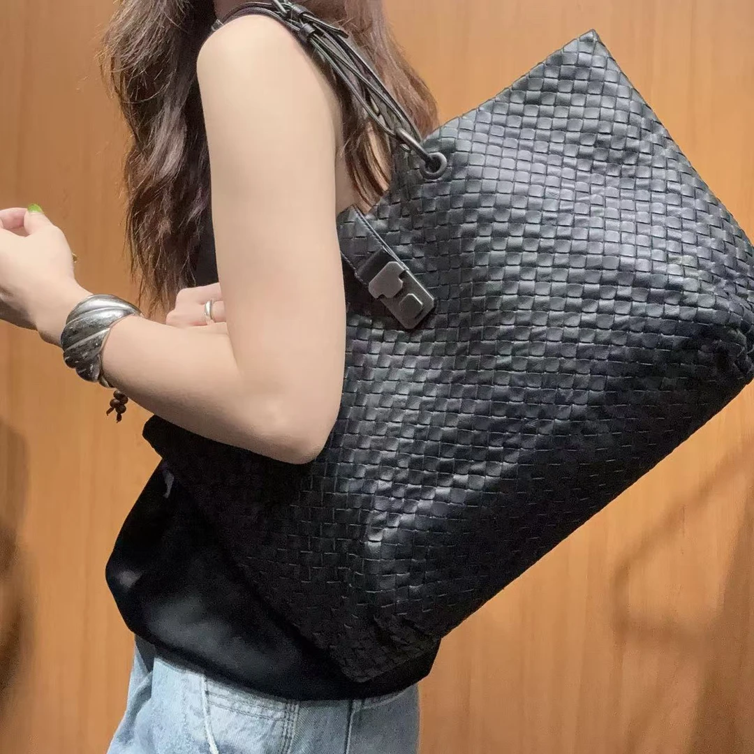 95新 BOTTEGA VENETA/葆蝶家 【蕾】 4MZ507 黑色罗马包