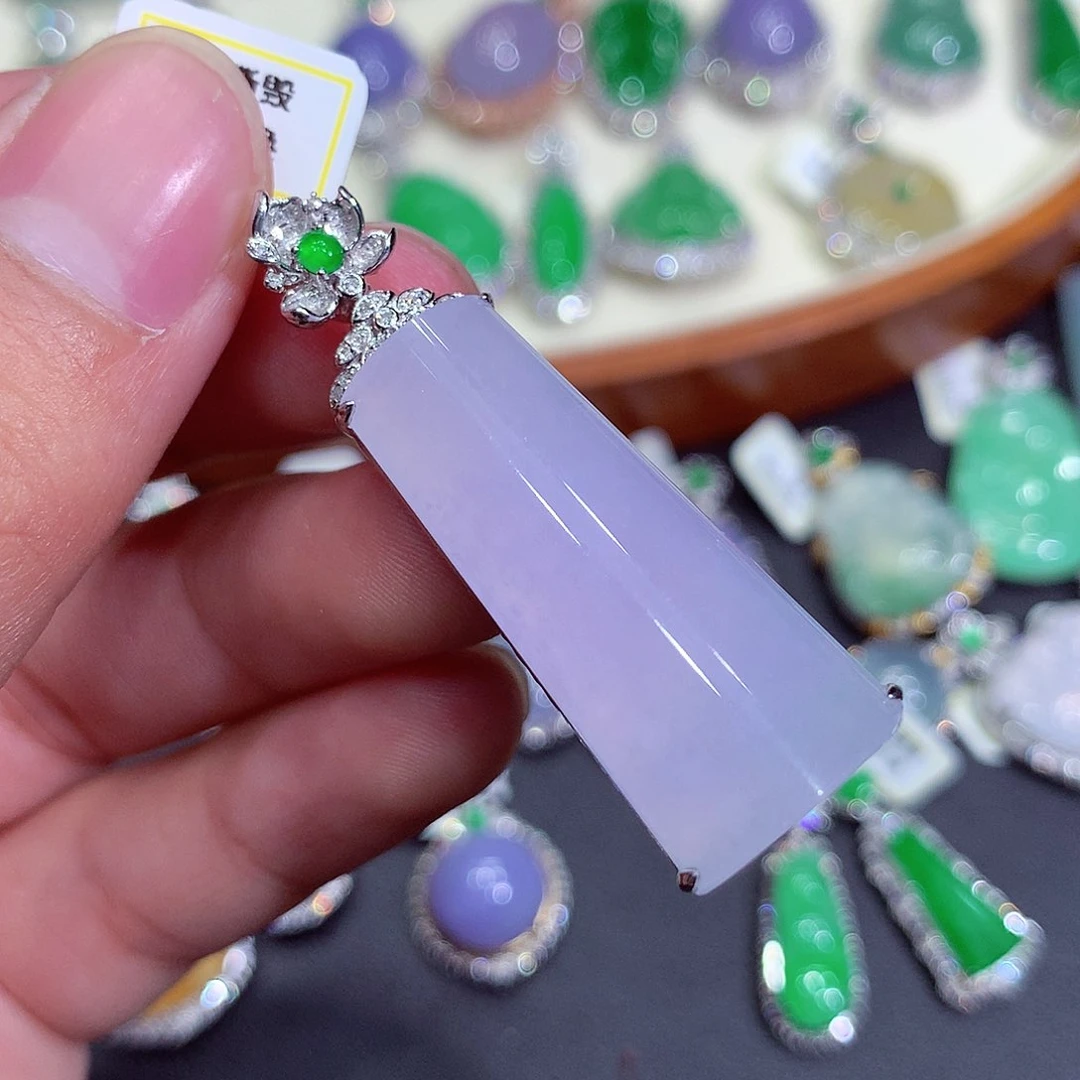 翡翠吊坠(不含链)18K金镶嵌