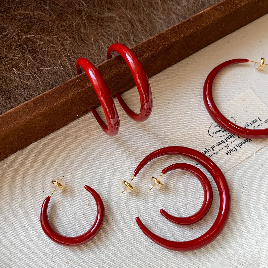 铜合金耳饰 红色新年耳环女方圆脸显脸小耳圈秋冬高级感轻奢耳饰