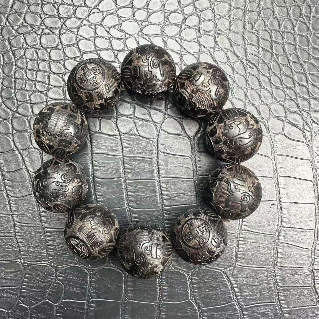 1121车门雕刻手串