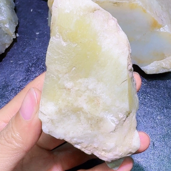 未镶嵌和田玉（糖玉）珠宝半成品