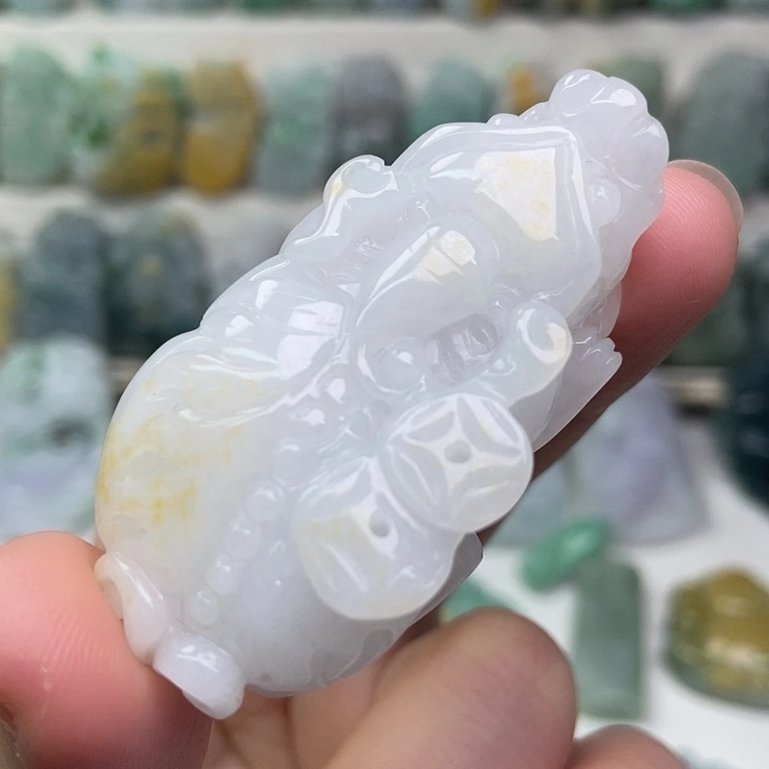 翡翠未镶嵌吊坠(赠链)