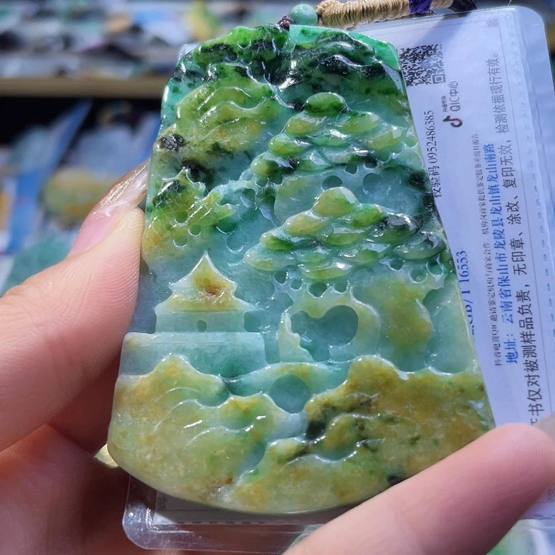 翡翠未镶嵌颈饰一