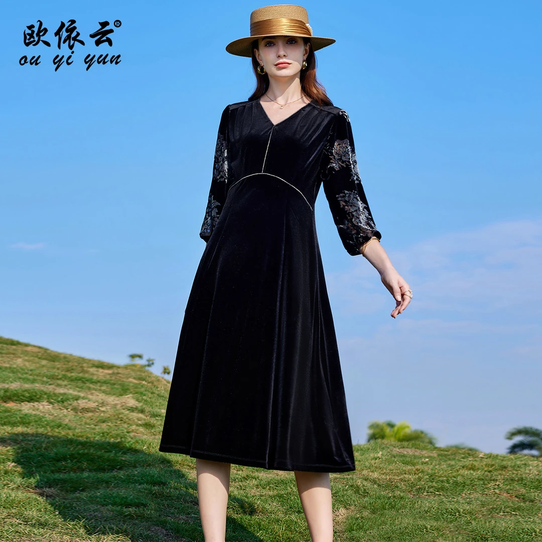 39506欧依云中年妈妈洋气连衣裙收腰显瘦2025新款春装时尚大码