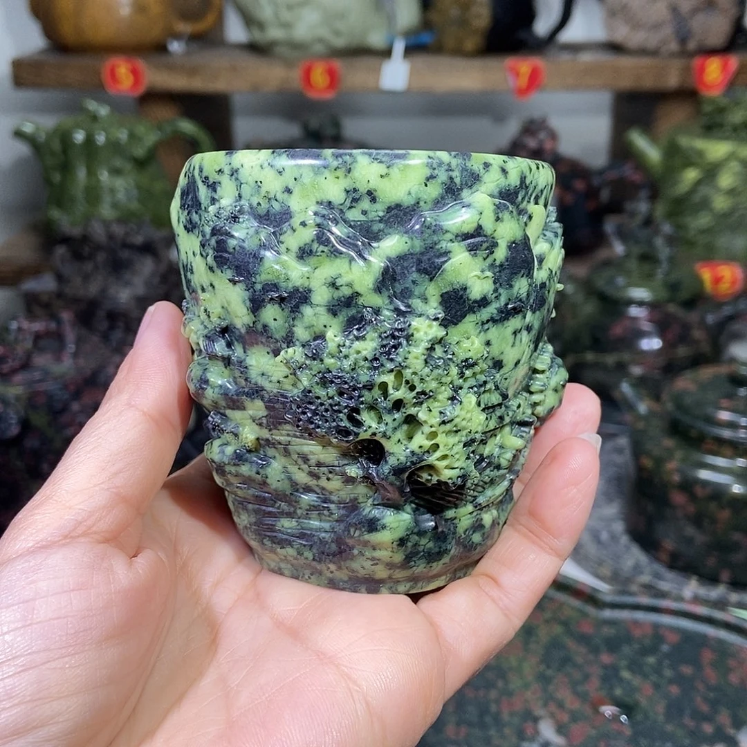 神***奶蛇纹石玉藏玉精品杯