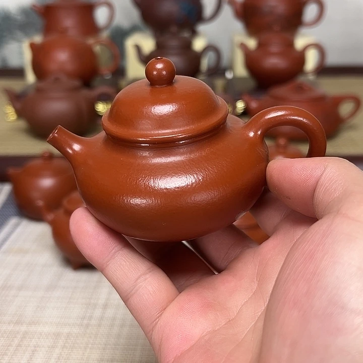 紫砂茶壶雷**姆紫砂壶的造型也