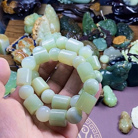 合金蛇纹石玉颈饰