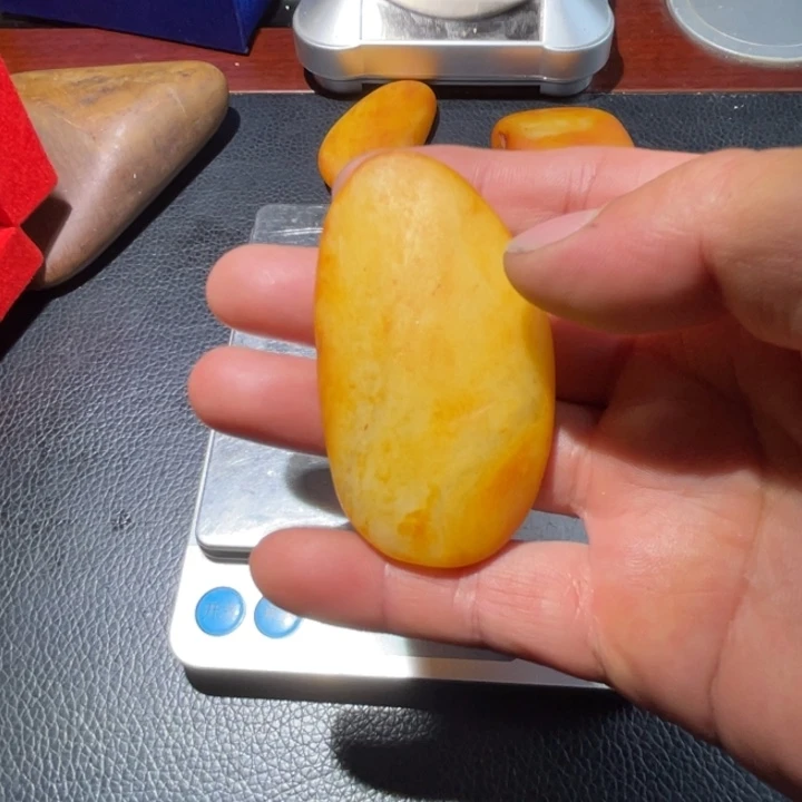 铁合金花岗石红**?新疆戈壁滩挂件石头