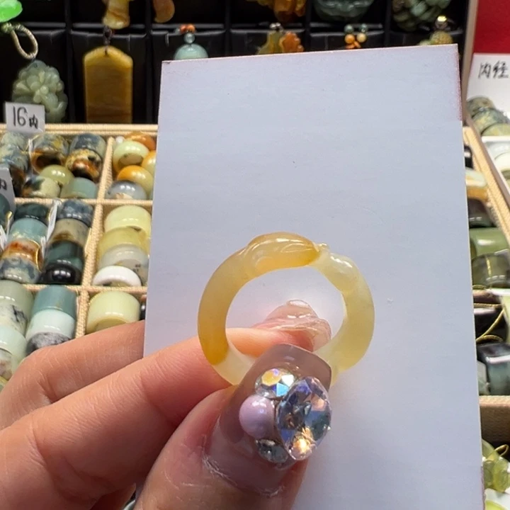 蛇纹石玉戒指未镶嵌内径17 九尾狐