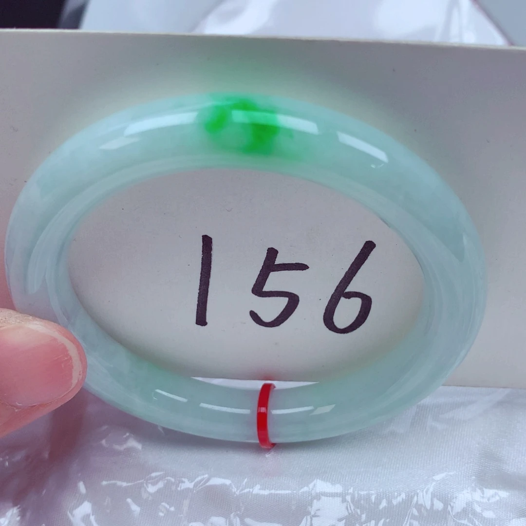 翡翠手镯未镶嵌翡翠