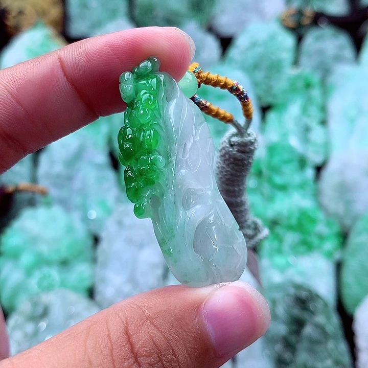 吊坠(不含链)未镶嵌翡翠
