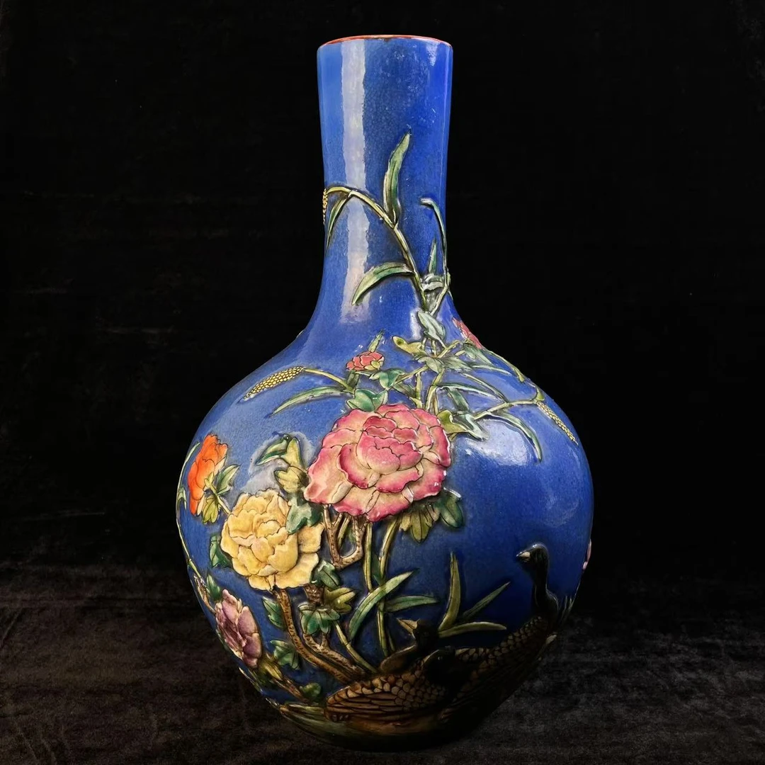 民国蓝釉堆塑千秋瓶