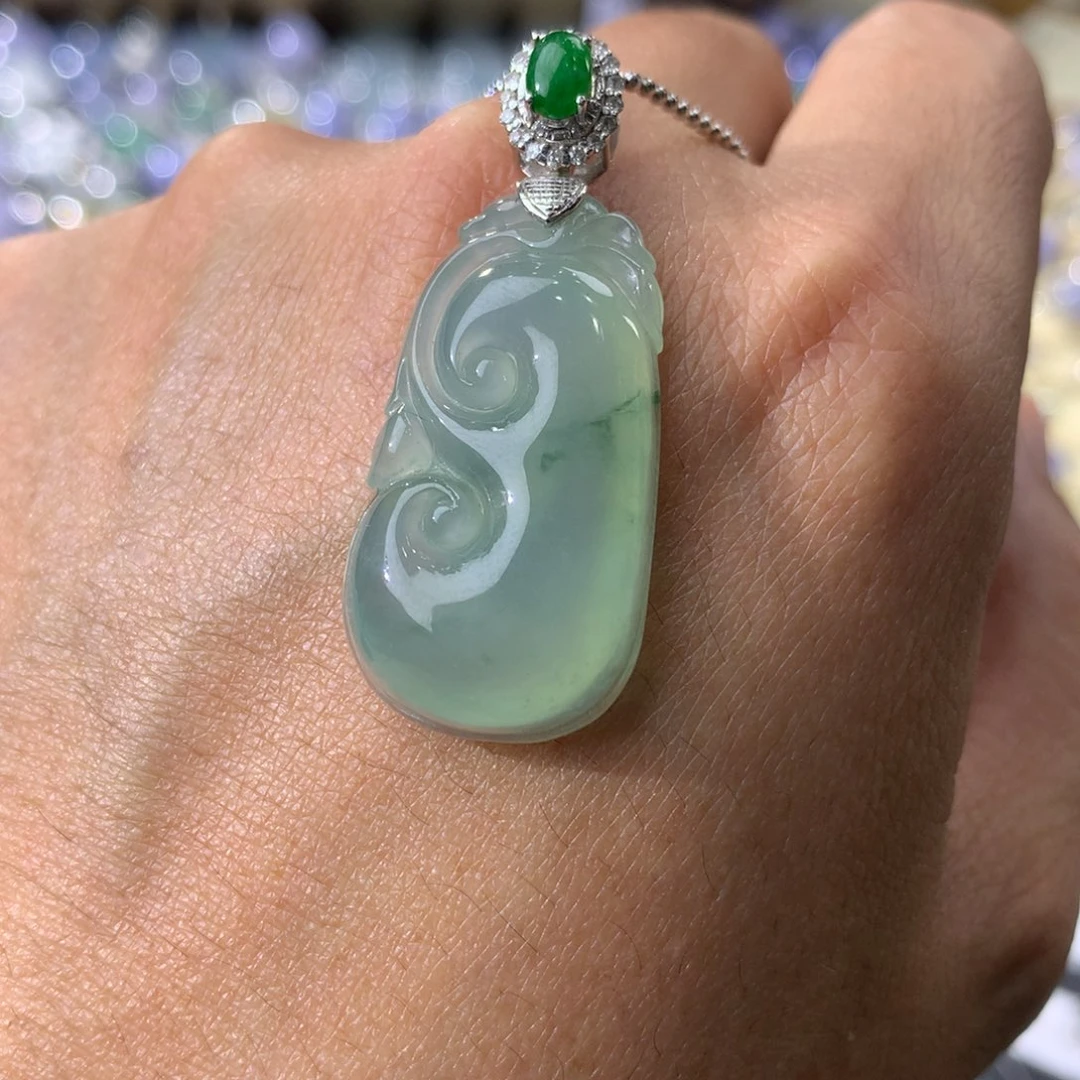 翡翠吊坠(不含链)18K金镶嵌