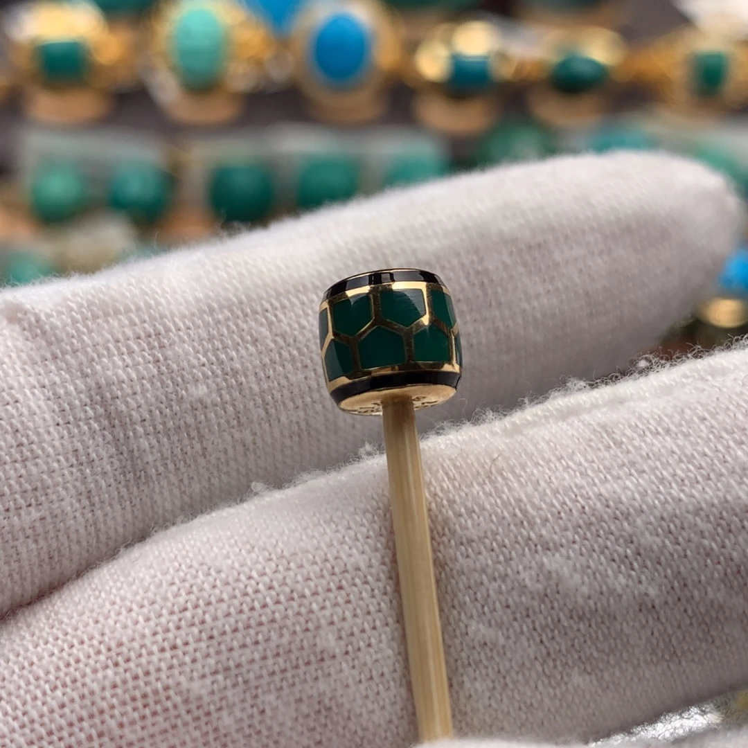 绿松石18K金镶嵌绿松石7.5*7mm