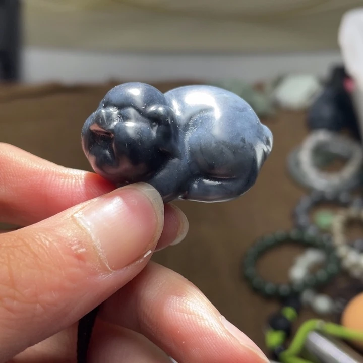 和田玉未镶嵌把件