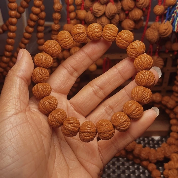 西***售木质类龙纹桃枭挂件