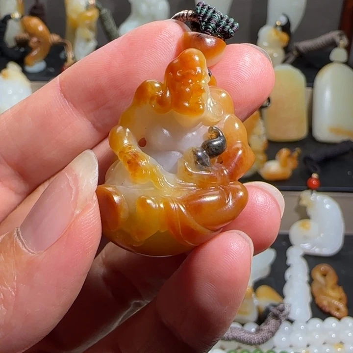 君***玉颈饰未镶嵌和田玉
