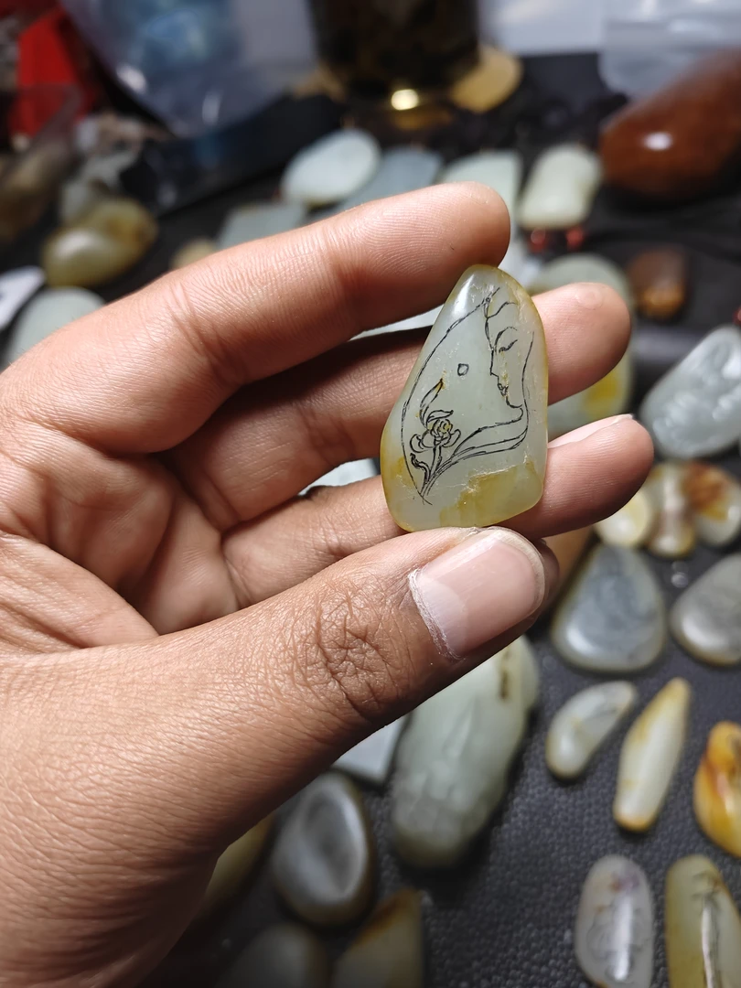 新疆和田玉原石定制