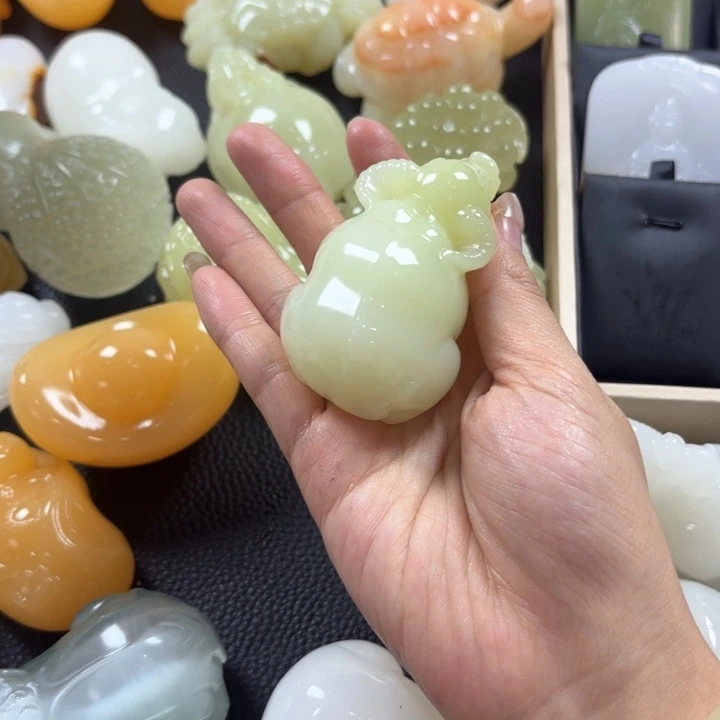 道***然石材昆仑山脉青色小牛