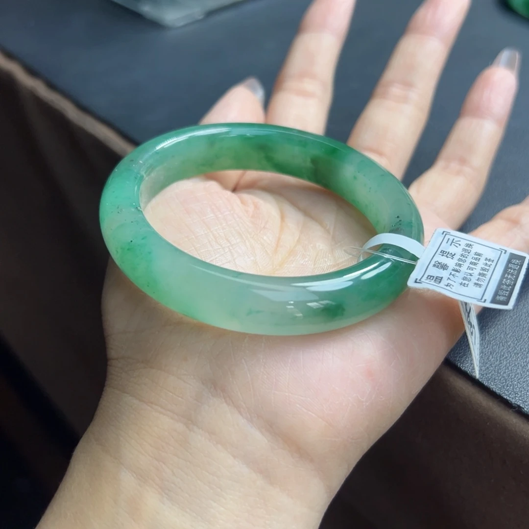 石英质玉手镯未镶嵌非洲翠54.55
