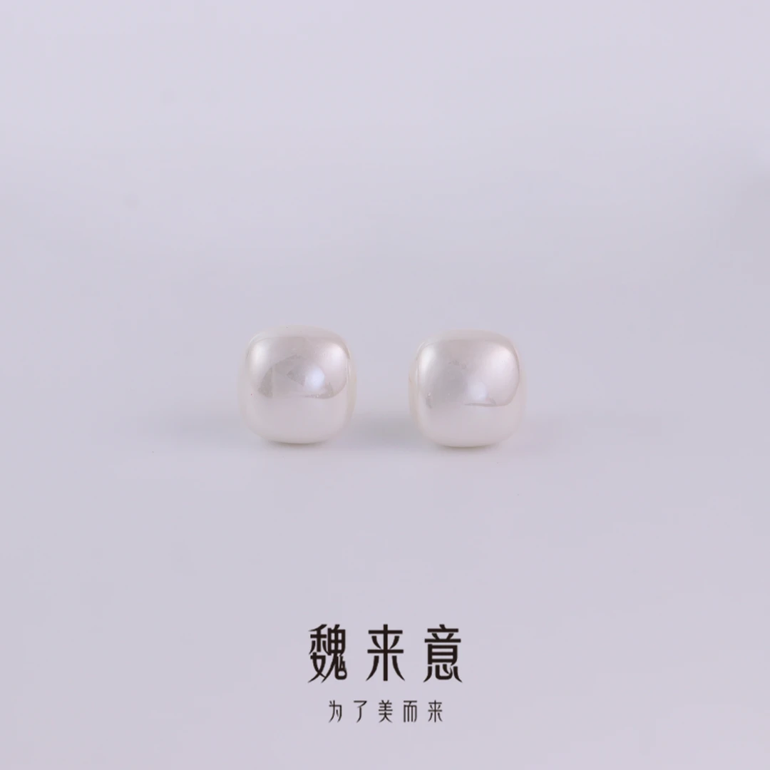 【小魏总珠宝】镀K金 高级方形白珠耳钉-10*10mm