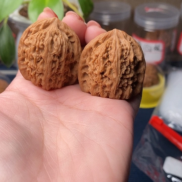 文玩核桃吊坠南疆