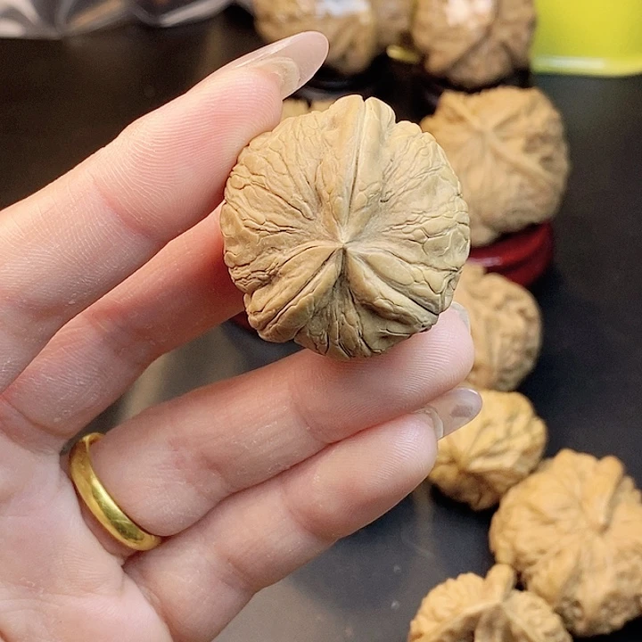 兜***屎文玩核桃吊坠瑕疵单只不退不换