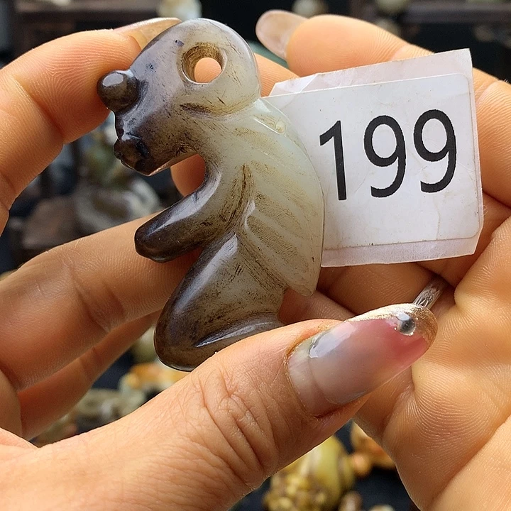 和田玉未镶嵌车挂