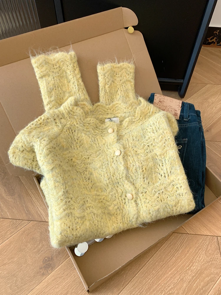 奶呼呼软糯黄色毛衣开衫外套女巨好看的早秋穿搭慵懒风针织衫上衣