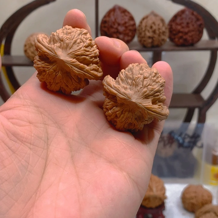 沧***士吊坠文玩核桃麦虎