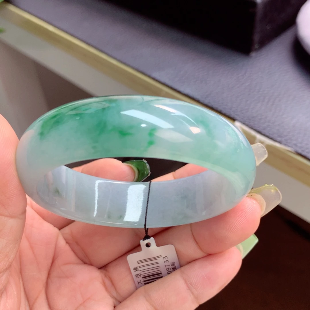 未镶嵌手镯翡翠缅甸