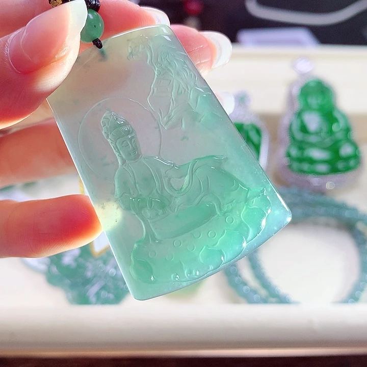 翡翠颈饰未镶嵌天然