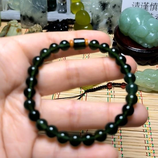 未镶嵌蛇纹石玉颈饰