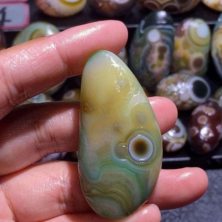 玛瑙/玉髓未镶嵌珠宝奇石126