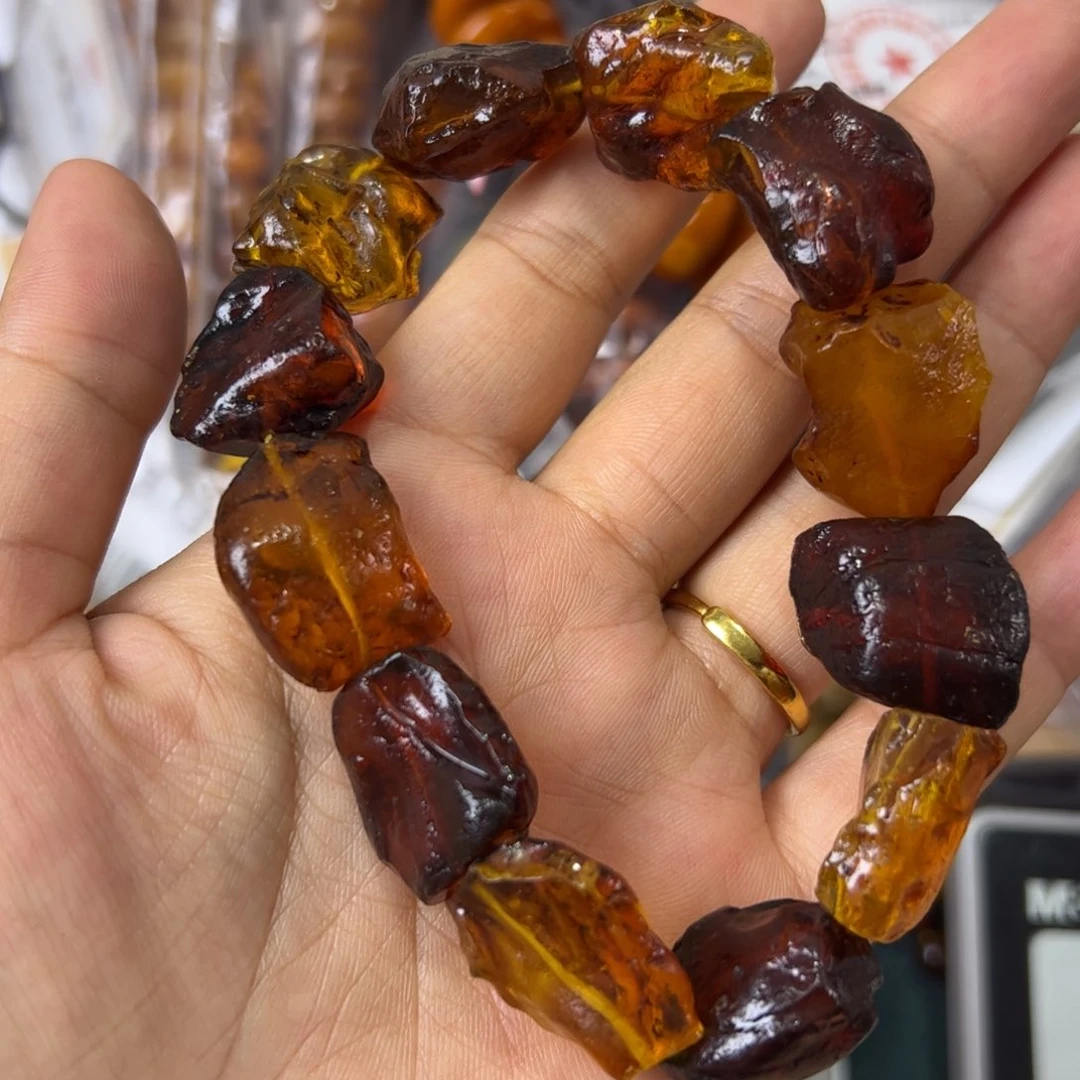 未镶嵌琥珀珠宝奇石993