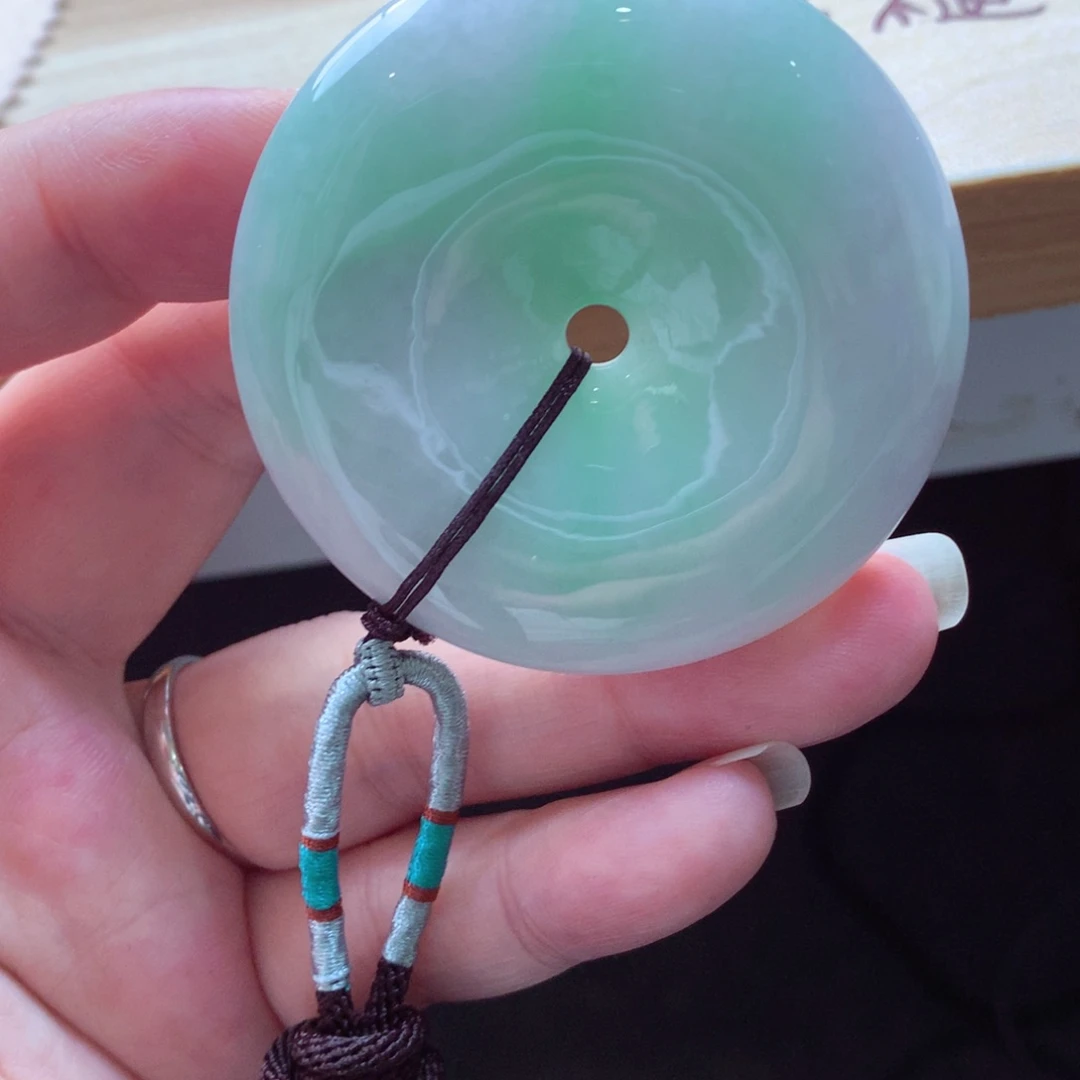 翡翠颈饰未镶嵌吊坠