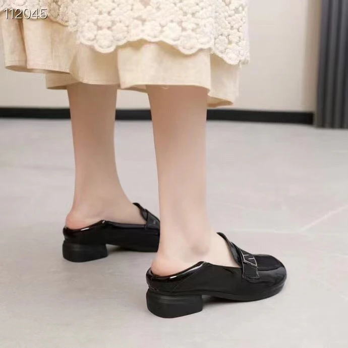 漆皮复古玛丽珍鞋百搭休闲粗跟方头浅口时装凉鞋