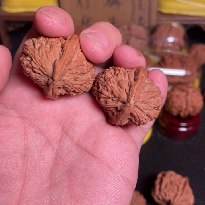 文玩核桃把件友***穷核桃