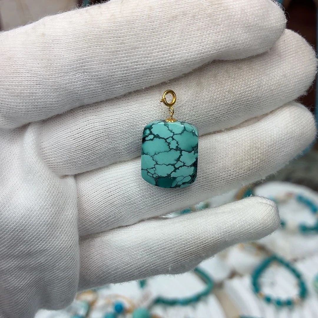 18K金镶嵌绿松石吊坠(不含链)