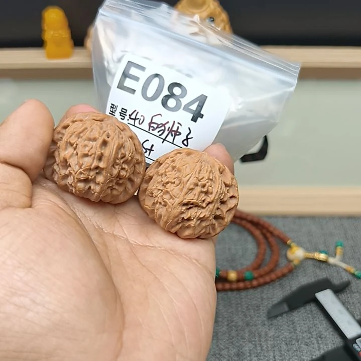 吊坠文玩核桃大****班40白狮子