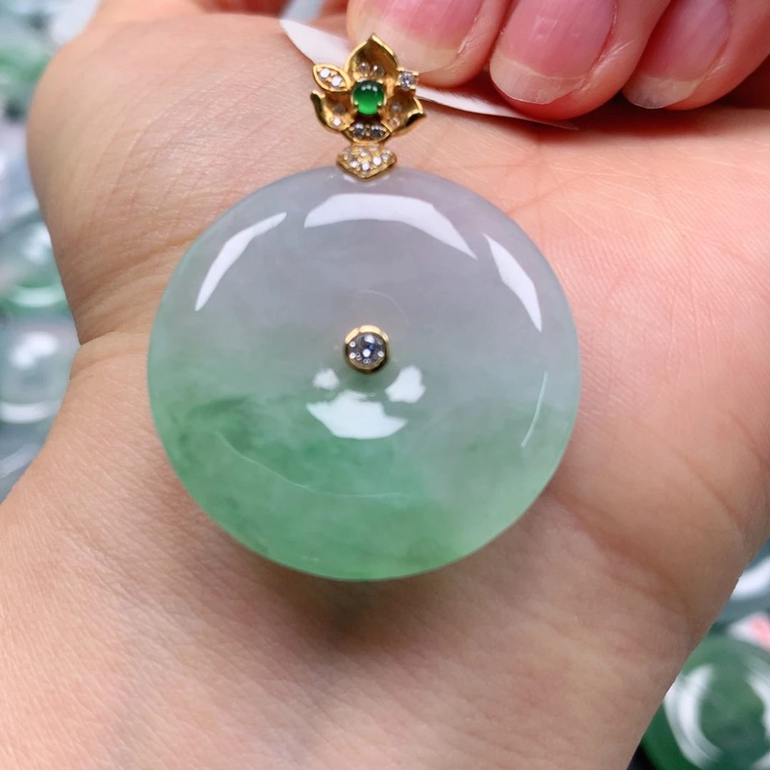 翡翠18K金镶嵌颈饰天然翡翠