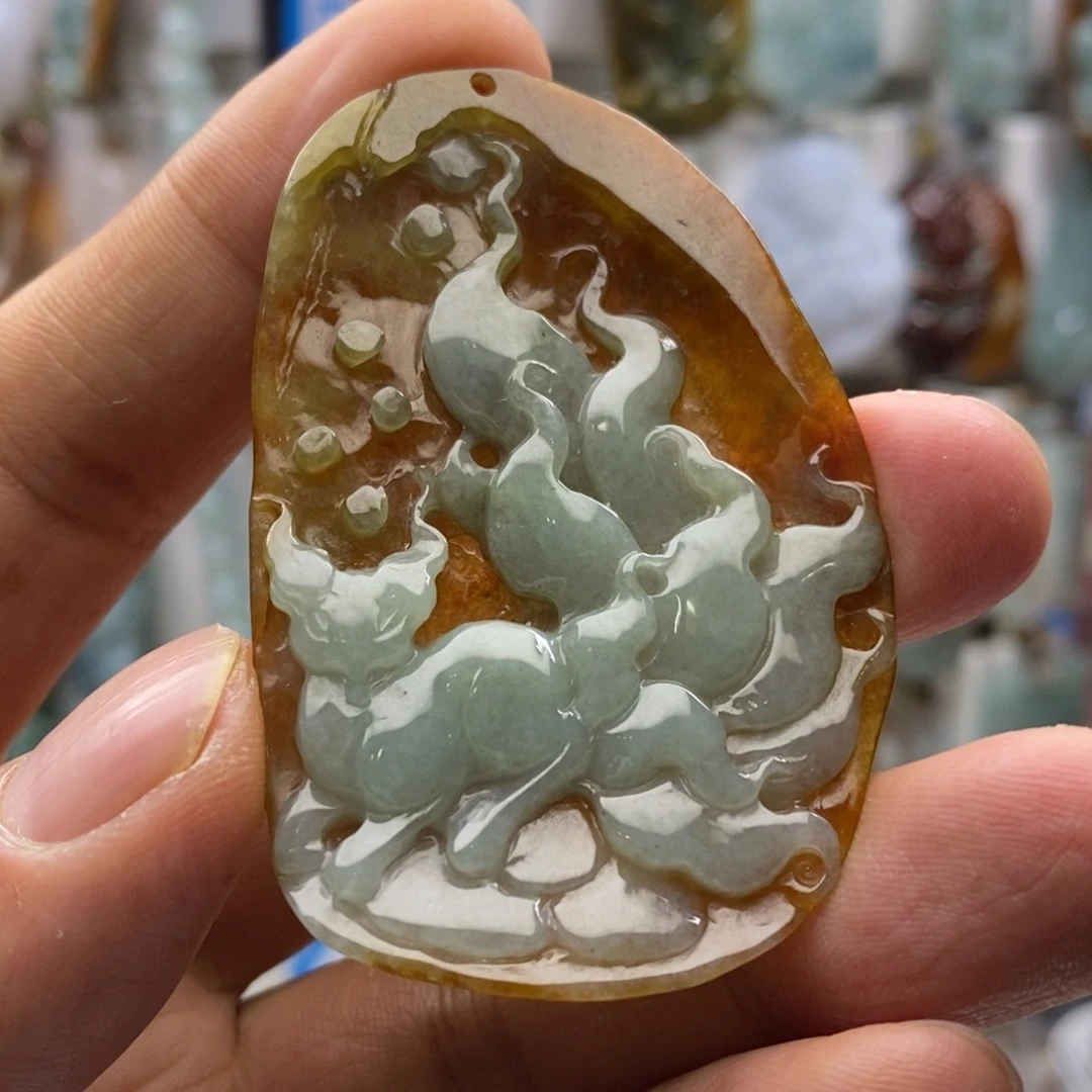 翡翠颈饰未镶嵌九尾