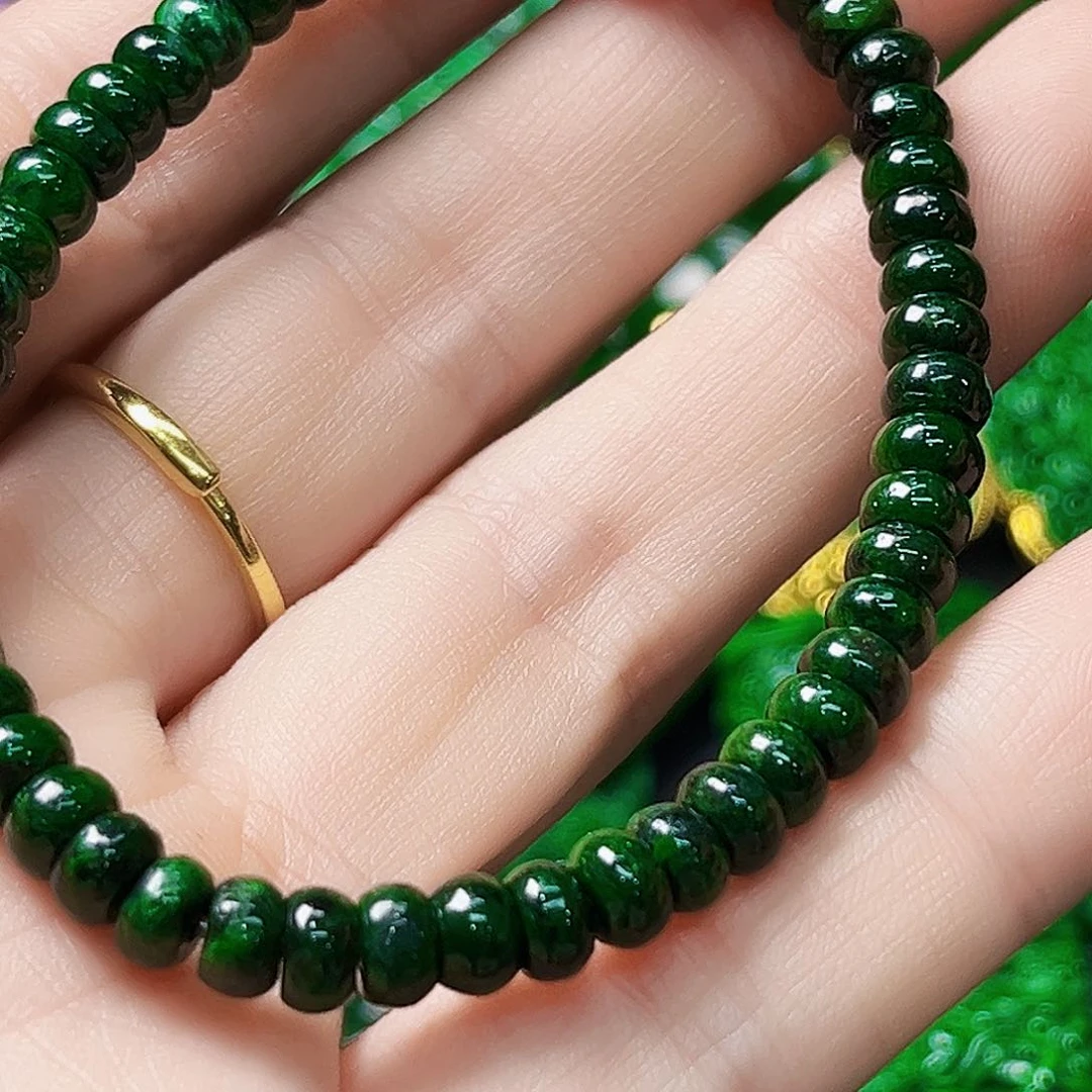 颈饰未镶嵌翡翠多样性