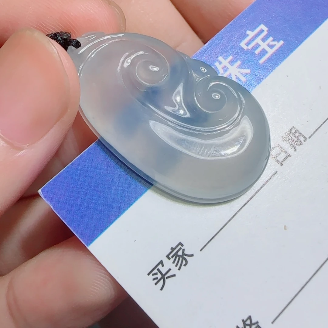 翡翠未镶嵌颈饰如意